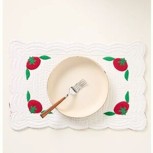 2!!!! ANTHROPOLOGIE NWT Fosters icon reversible tomato quilted placemats